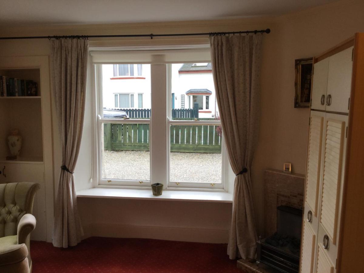 Three-Bedroom Old Cottage Free Parking Inverness Bagian luar foto