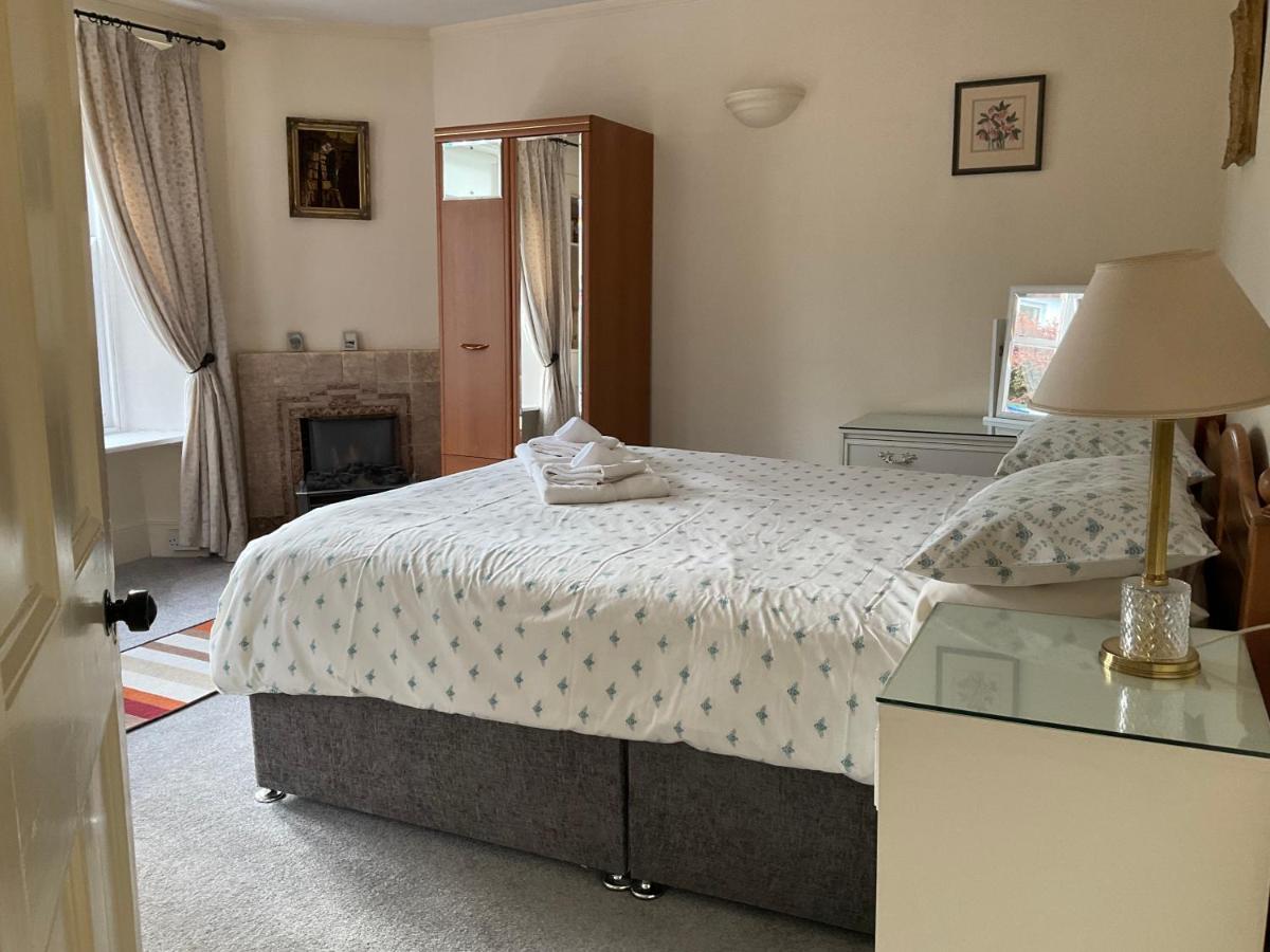 Three-Bedroom Old Cottage Free Parking Inverness Bagian luar foto