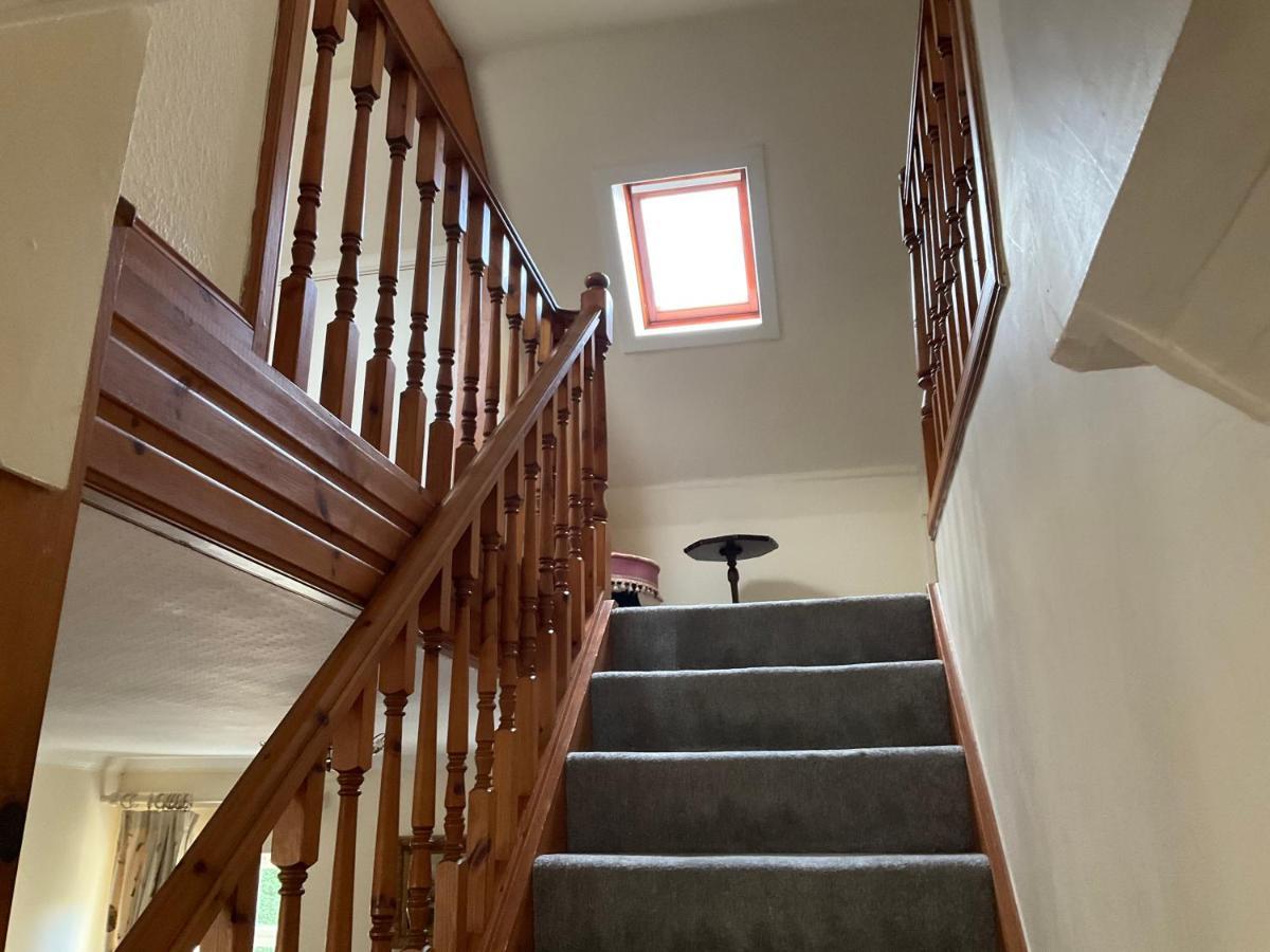 Three-Bedroom Old Cottage Free Parking Inverness Bagian luar foto
